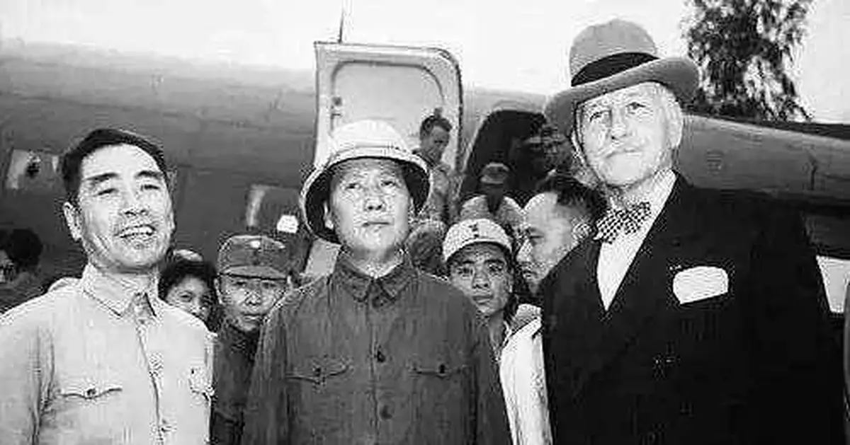 重慶談判期間周恩來機要秘書當街被國民黨士兵槍殺