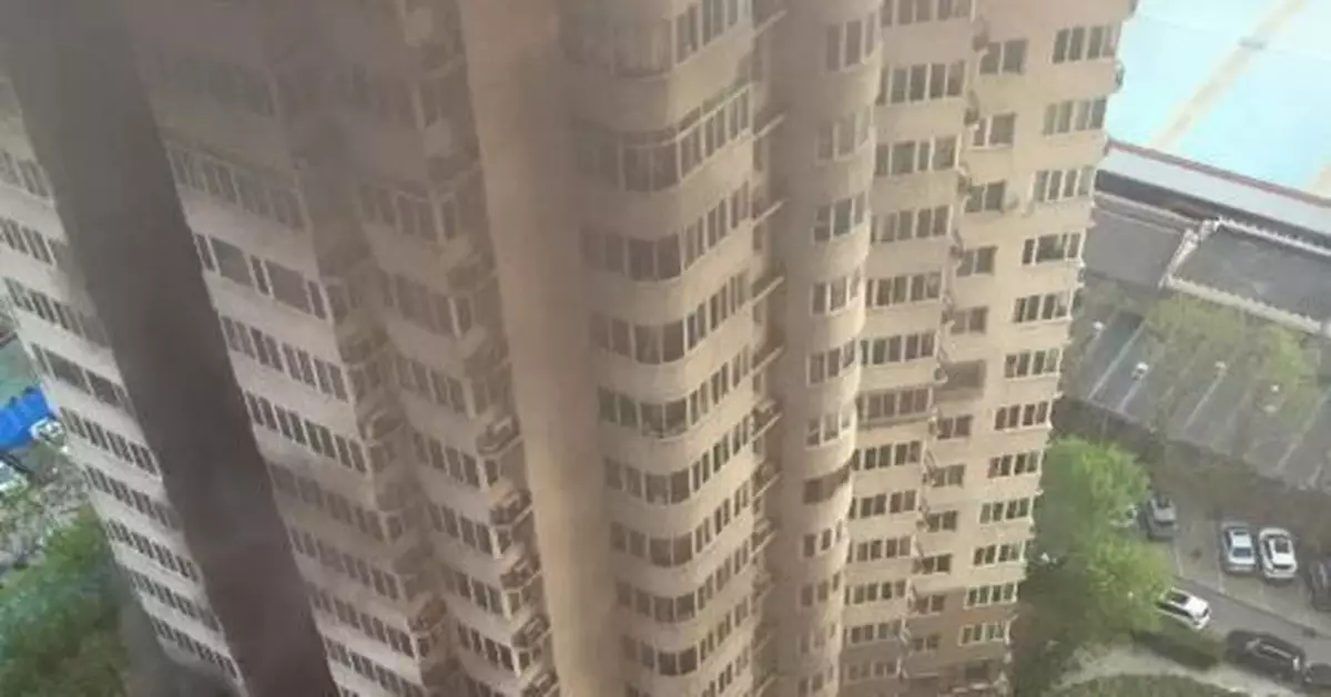 小區起火,消防通道卻被堵!自私「霸道」是對生命犯罪