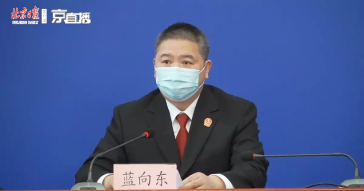 武漢返京男子感染母親致20多人隔離，獲刑八個月