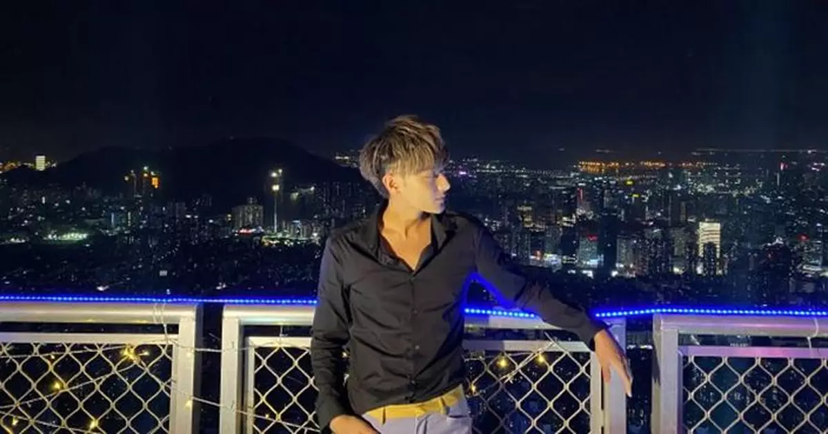 鹿晗零時零分祝壽 黃子韜27歲生日願望：跟喜歡的人在一起