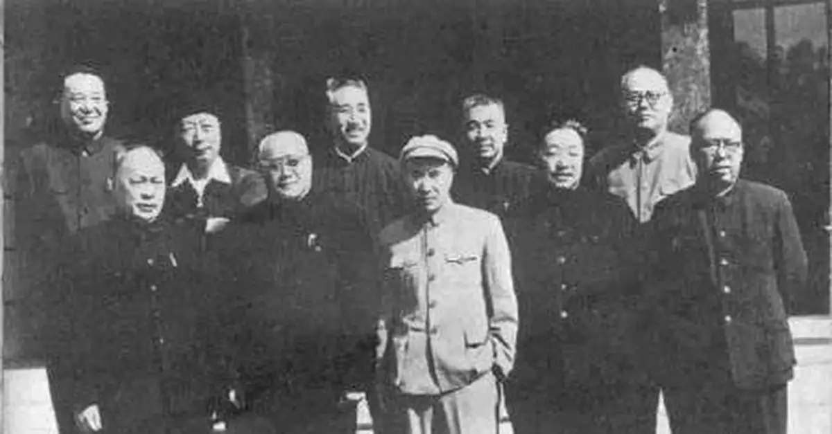 林彪整垮賀龍原因：擔心底細曝光影響奪權？