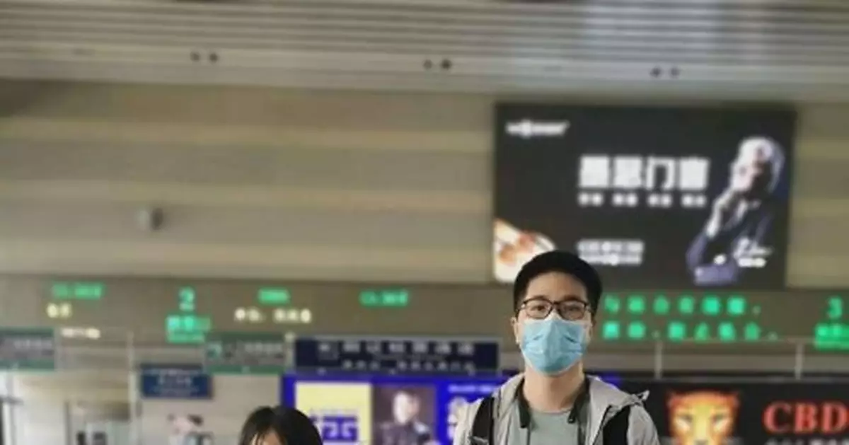 車站帶著「器官運輸箱」的醫生大喊:誰能幫帶到鄭州?