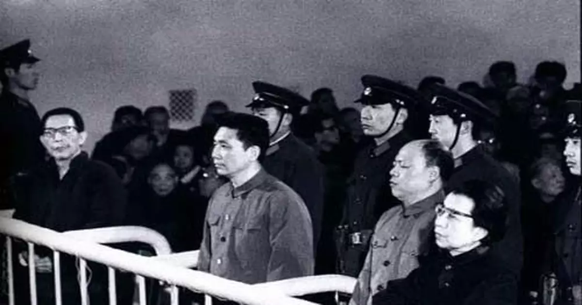 張春橋對毛澤東旁敲側擊：是不是看中了王洪文？