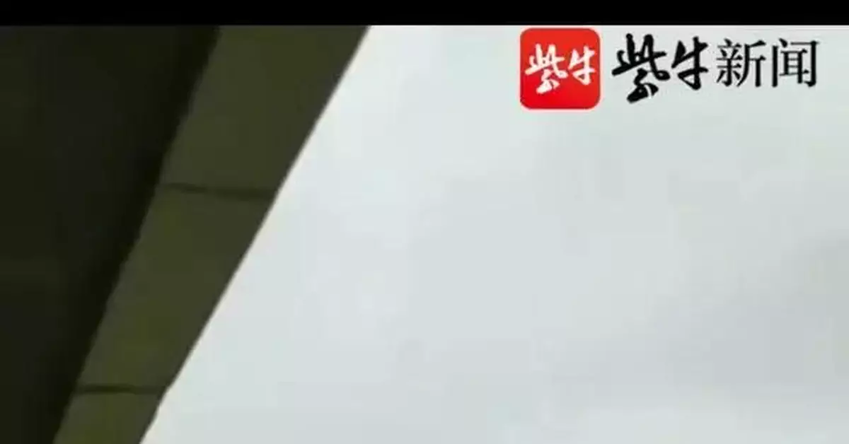 江蘇丹陽陵口鎮一小作坊發生爆燃 8人送醫2人被困