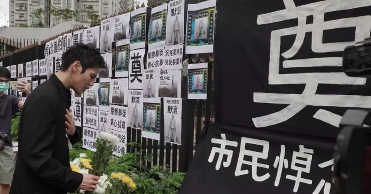 上水清潔工羅伯離世半年 向佐攜花出席悼念活動