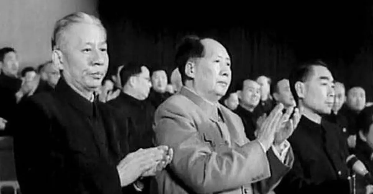 毛澤東究竟是什麼時候決定撤換劉少奇的？