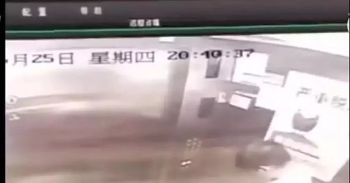 8歲男孩小區電梯裏被強行拖走！嫌疑人17歲