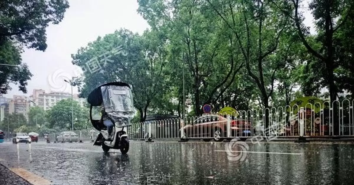 強降雨轉戰西南 華南悶熱「耐力十足」