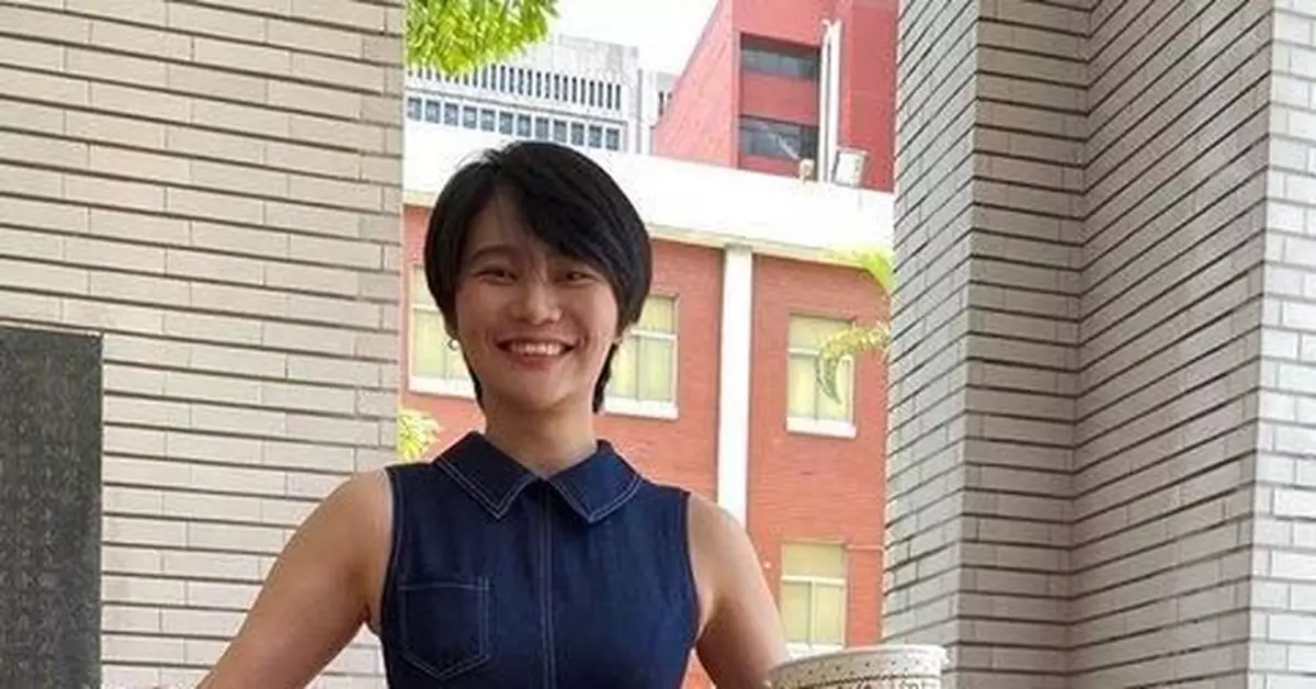 綠委守議場消暑花招盡出　賴品妤中空裝搶鏡