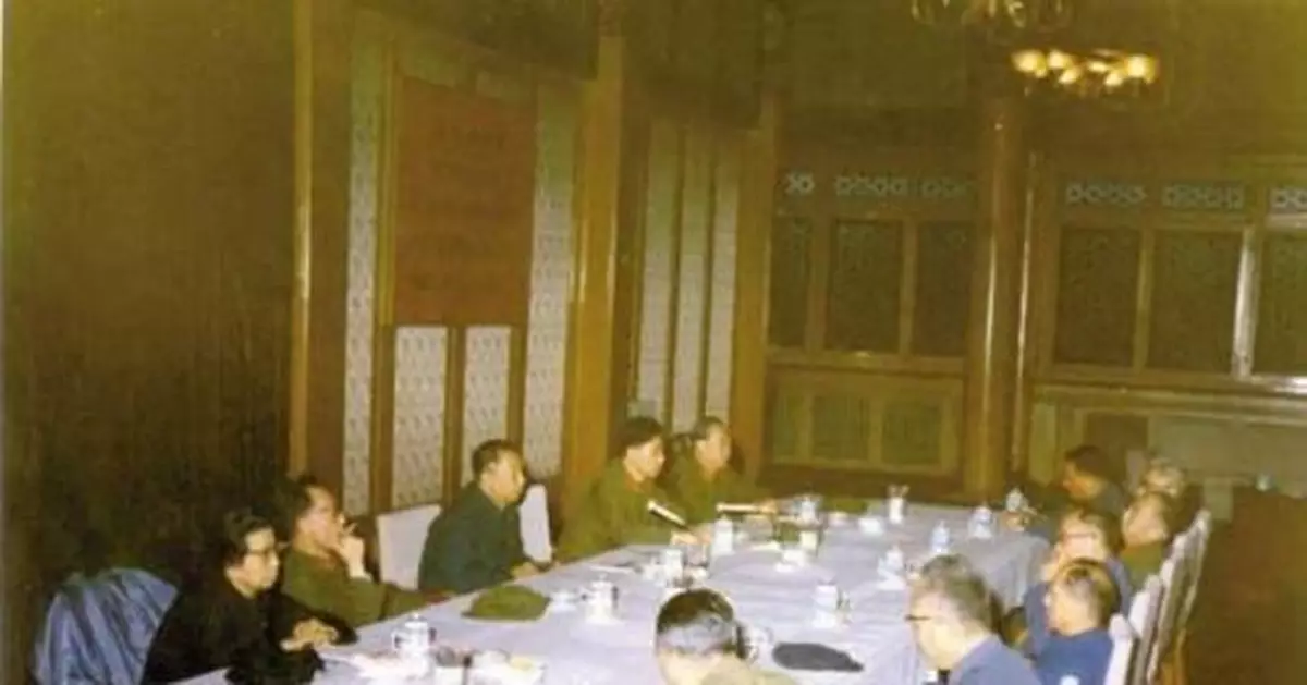 「四人幫」排定奪權後的「座次」：被捕前各自搶拍標準相