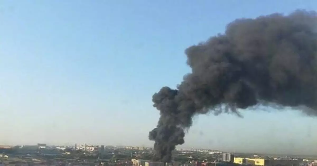 黑煙衝天！哈爾濱一塑料製品廠起火 居民聽到巨響