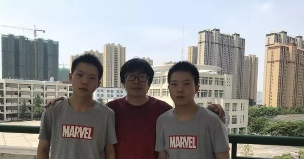 武漢雙胞胎兄弟高考同考664分