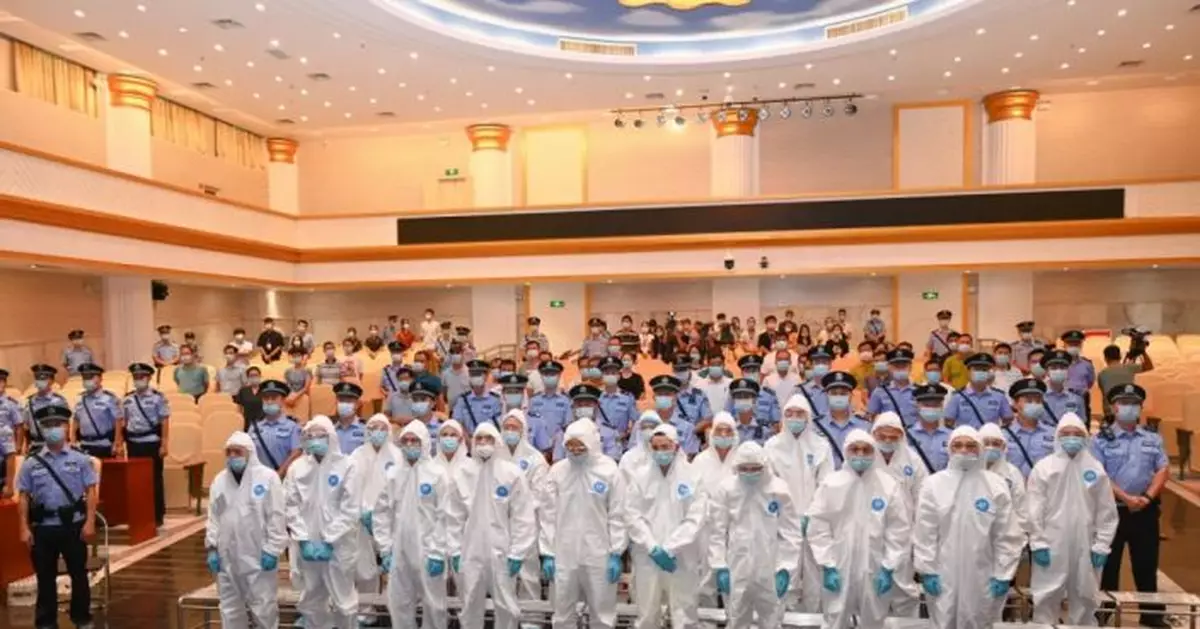 海口中院公開宣判20人涉黑案 主犯王紹章獲刑25年