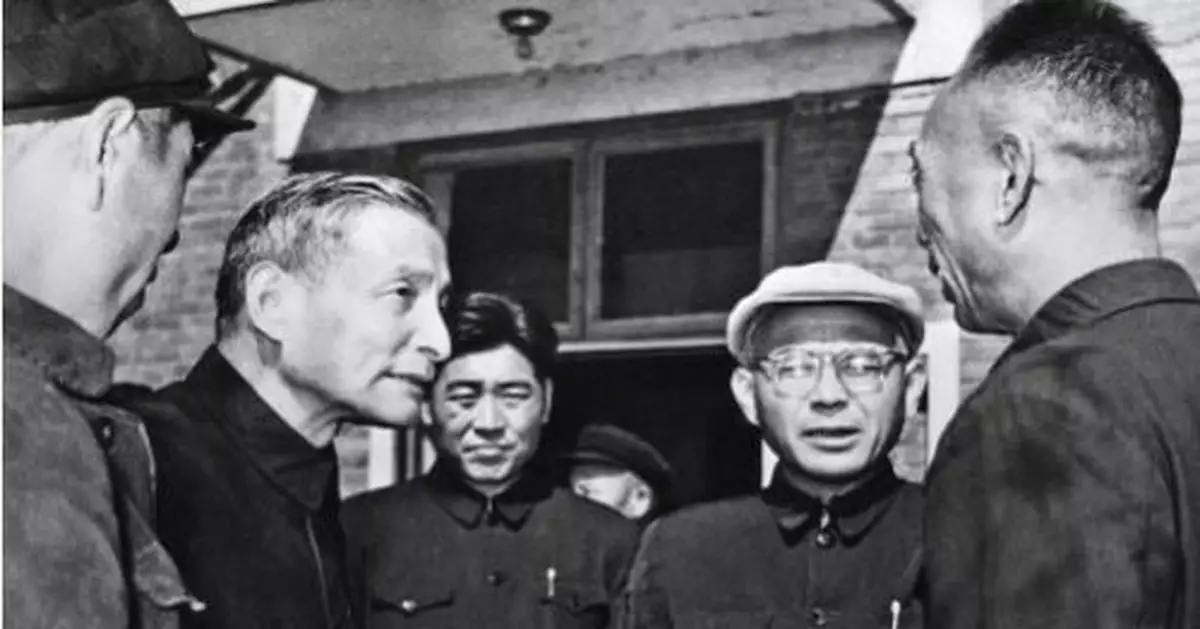 陳云為「洋奴哲學」拍案而起：那就做一次「洋奴」