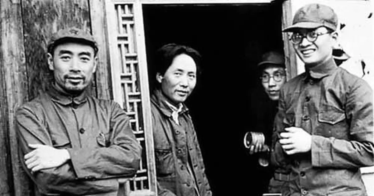 周恩來勸博古「交權」：老毛行，我們共同輔佐他