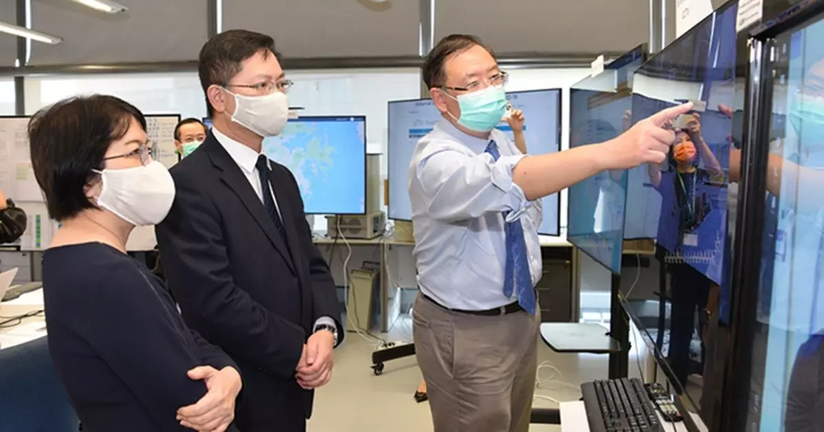 創科局局長薛永恒 探訪全民檢測樣本運送指揮中心