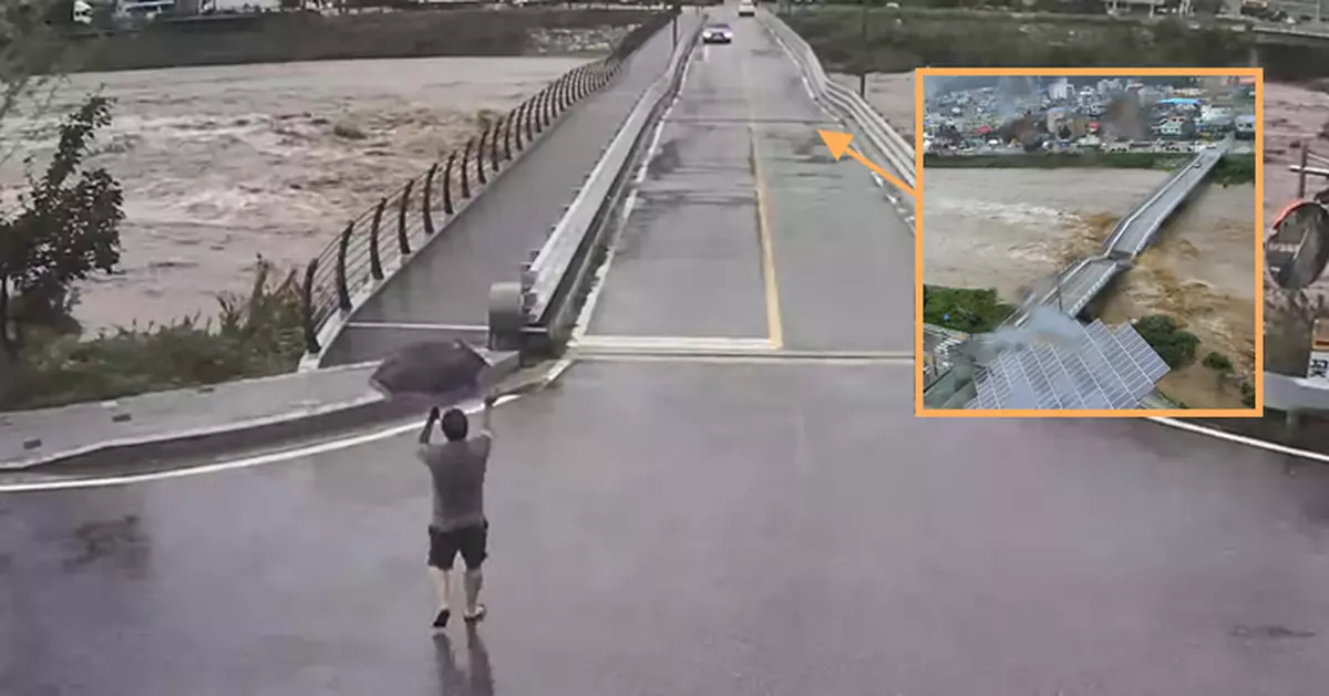 韓國熱心男橋頭阻車通行 30秒後行車大橋塌陷超驚險