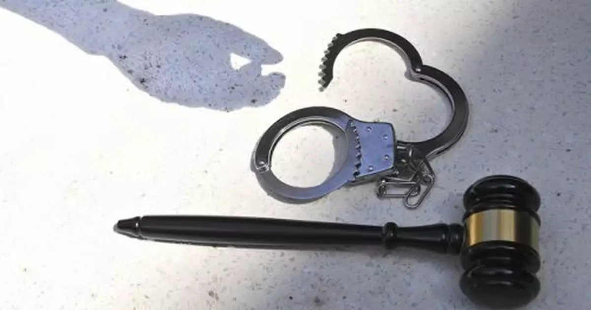 副局長愛上KTV領班一擲千金！事發後結髮妻賣房還錢