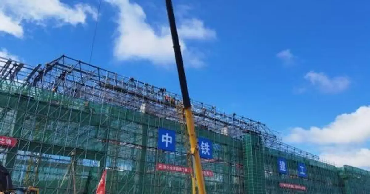 中國最北高鐵首座鋼結構屋面站房主體結構完工