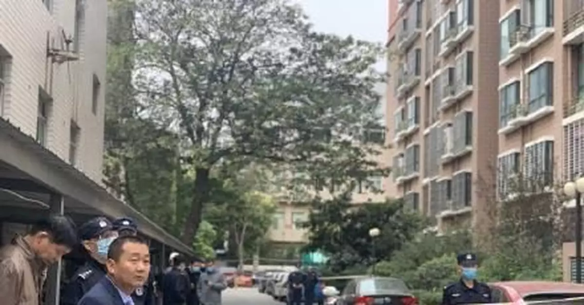 河南鄭州一小區一未成年人墜樓 已無生命體征