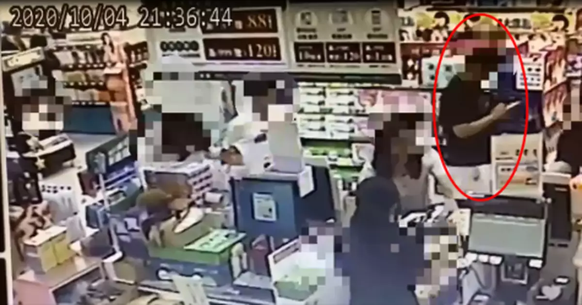 辣妹到超市購物 慘遭色男偷拍裙底下風光