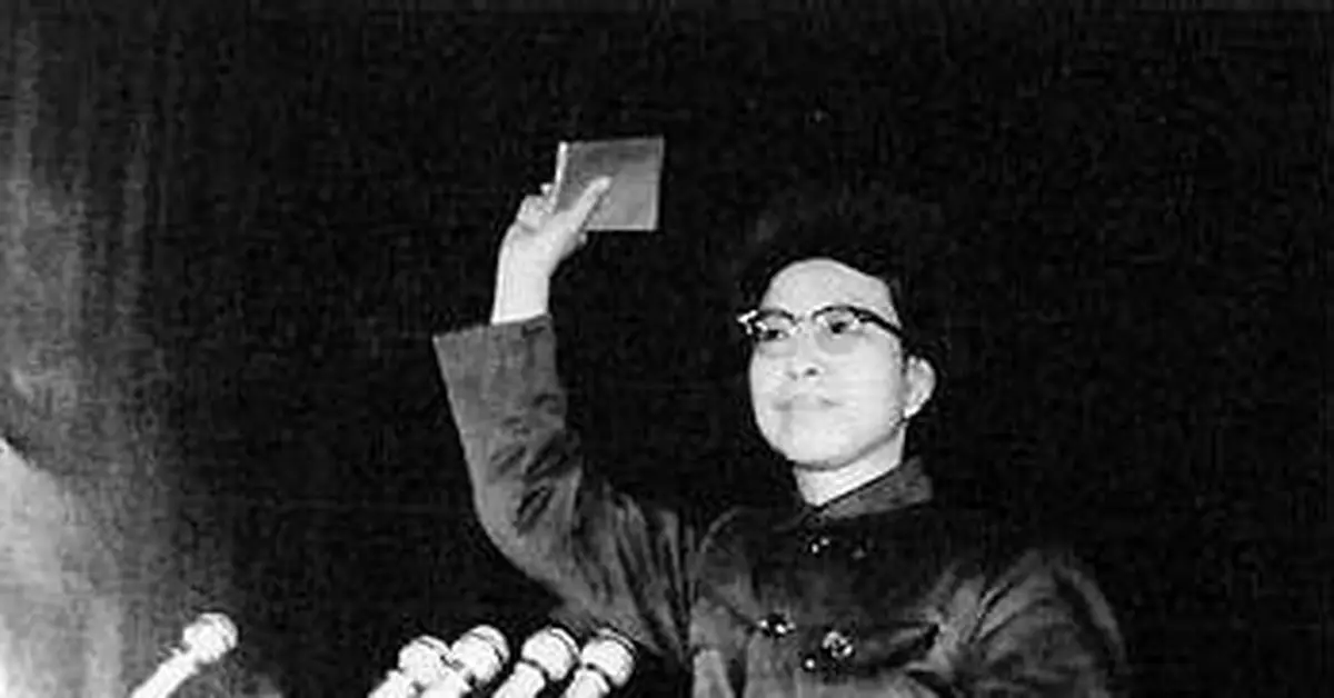 公安部前部長王芳回憶：江青的「風流韻事」