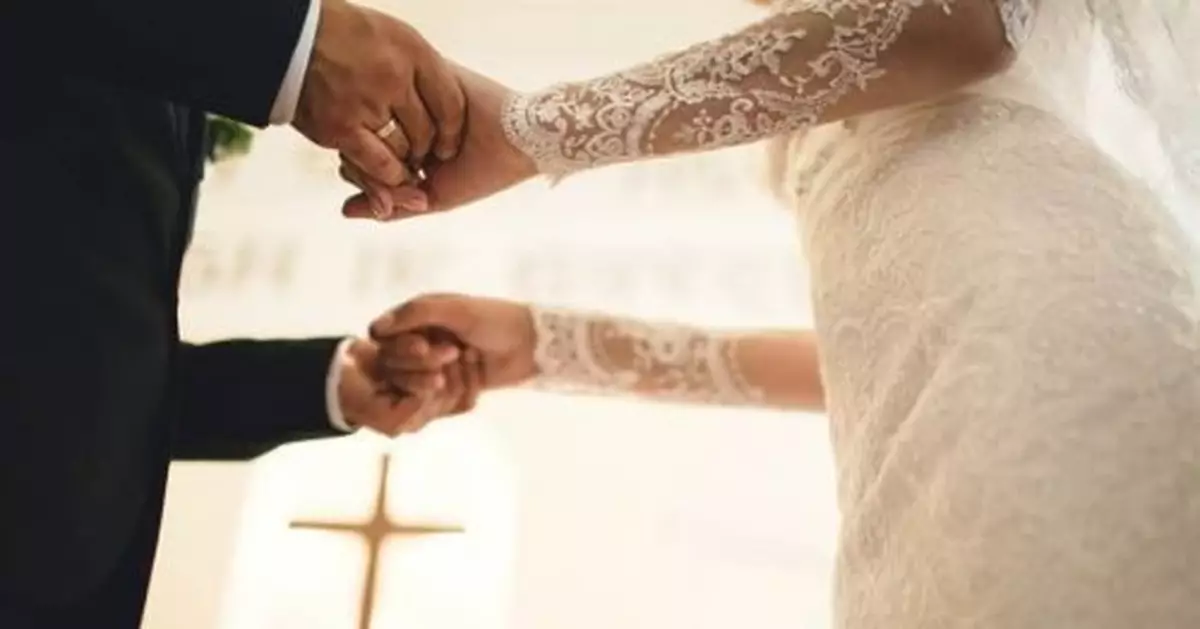 交往18天爽娶嫩妻 衰男婚後戴綠帽還秒破產