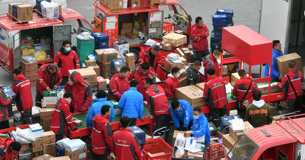 爆棚！記者直擊「雙十一」快遞站點(圖)