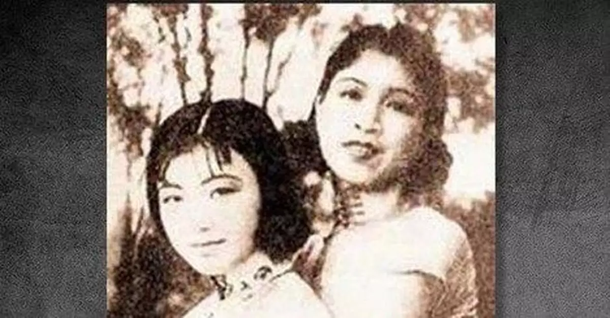 江青風流韻事震愕世人 美艷私照大曝光