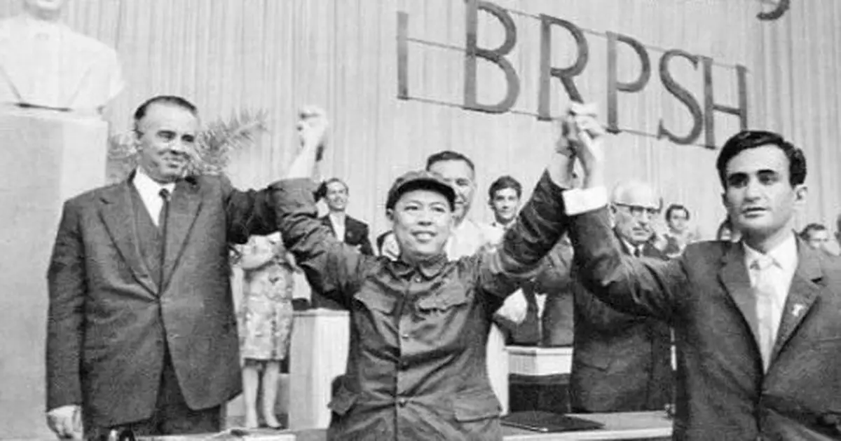 姚文元成長三步：墨水瓶里爬出的政壇高層