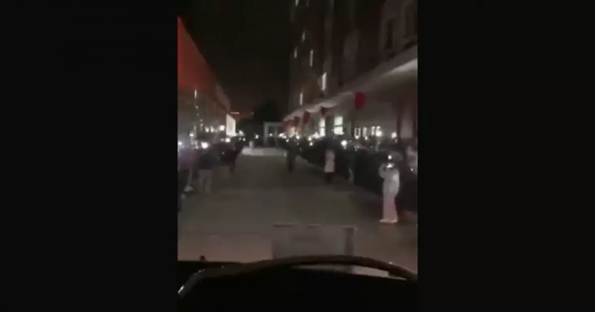 暖哭了！昨晚成都高校這一幕刷屏：感謝你們！