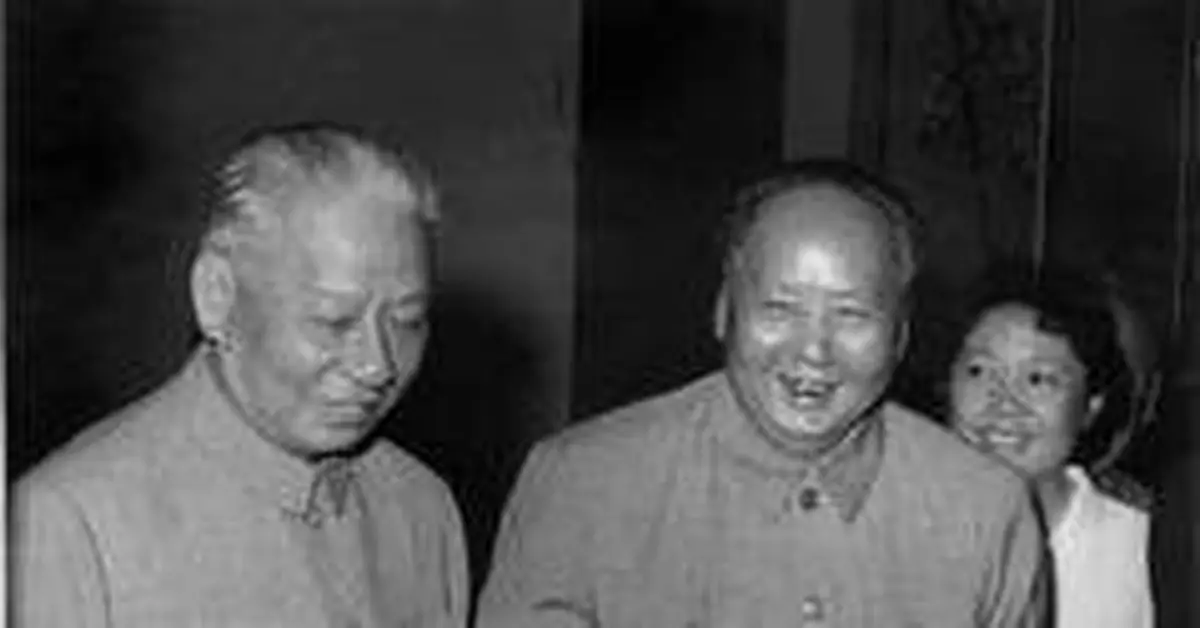 劉少奇提出兩個「三七開」激怒毛澤東
