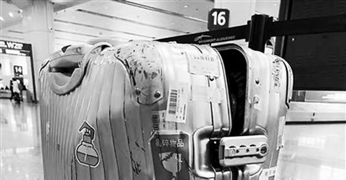 8000元行李箱託運時損壞 海南航空只賠500元