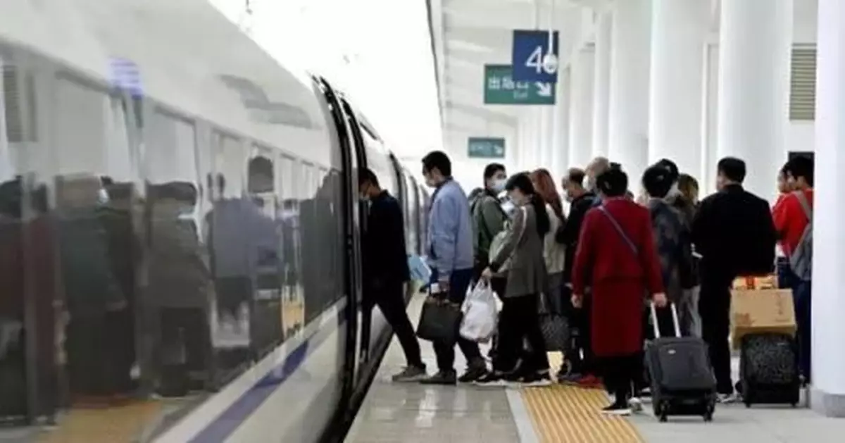 春運搶票迎來高峰！我卻還在觀望能不能回家…