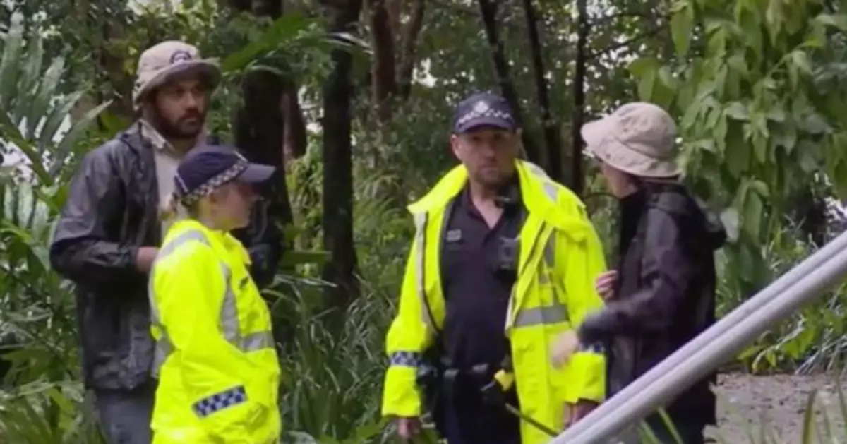 男子游泳被鱷魚咬住頭 徒手撐開鱷魚嘴逃生