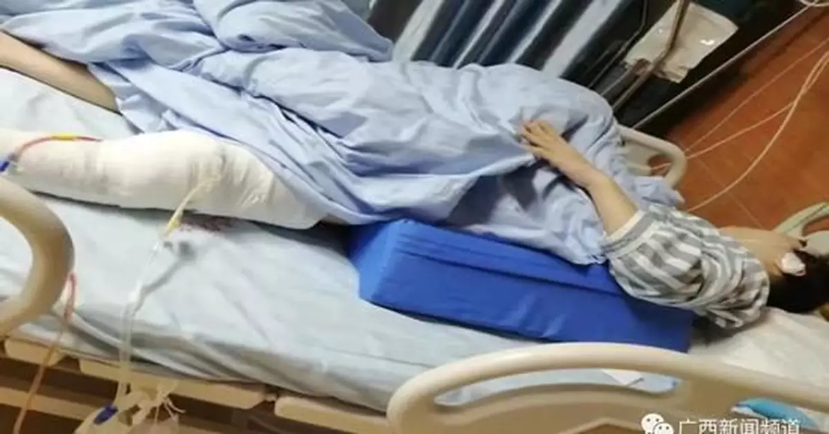 女孩拒絕男子開房要求被砍傷膝蓋幾乎砍斷 嫌疑人落網