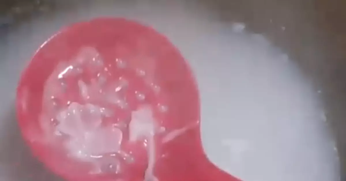 視頻瘋傳！魷魚焯水後「渣」都沒了？當地回應