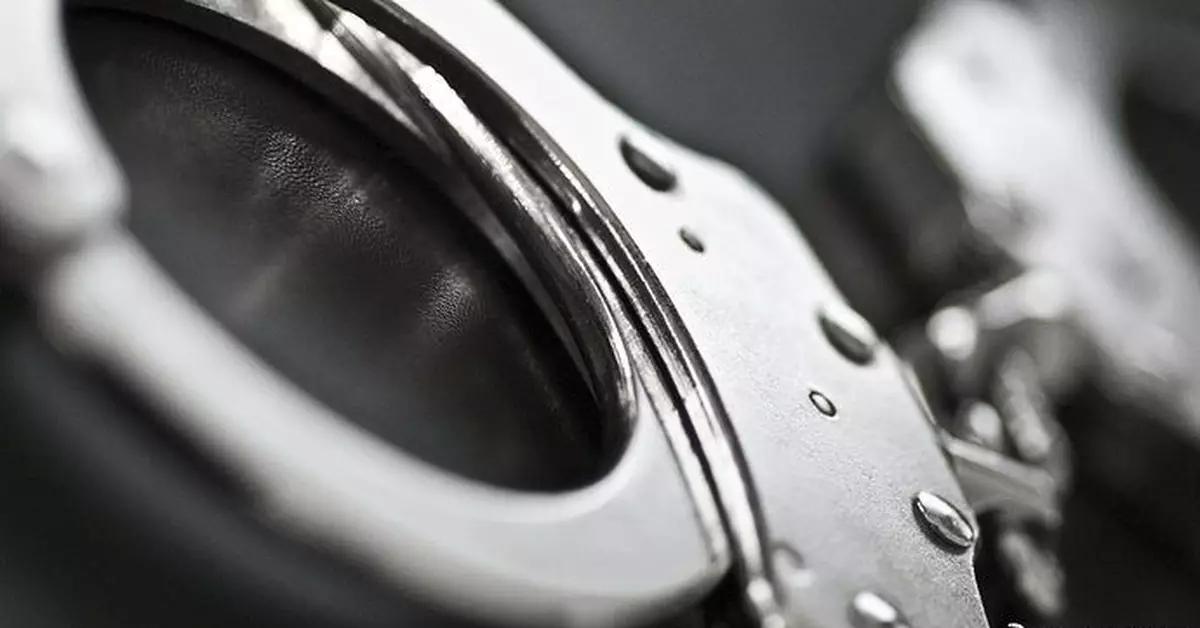 警方通報男子核酸檢測點毆打警察：父子被刑拘