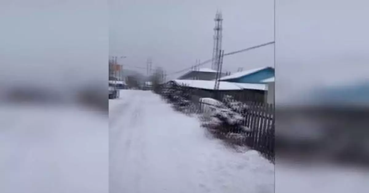 兒子返程途中監控看到母親落淚 他做了一個決定