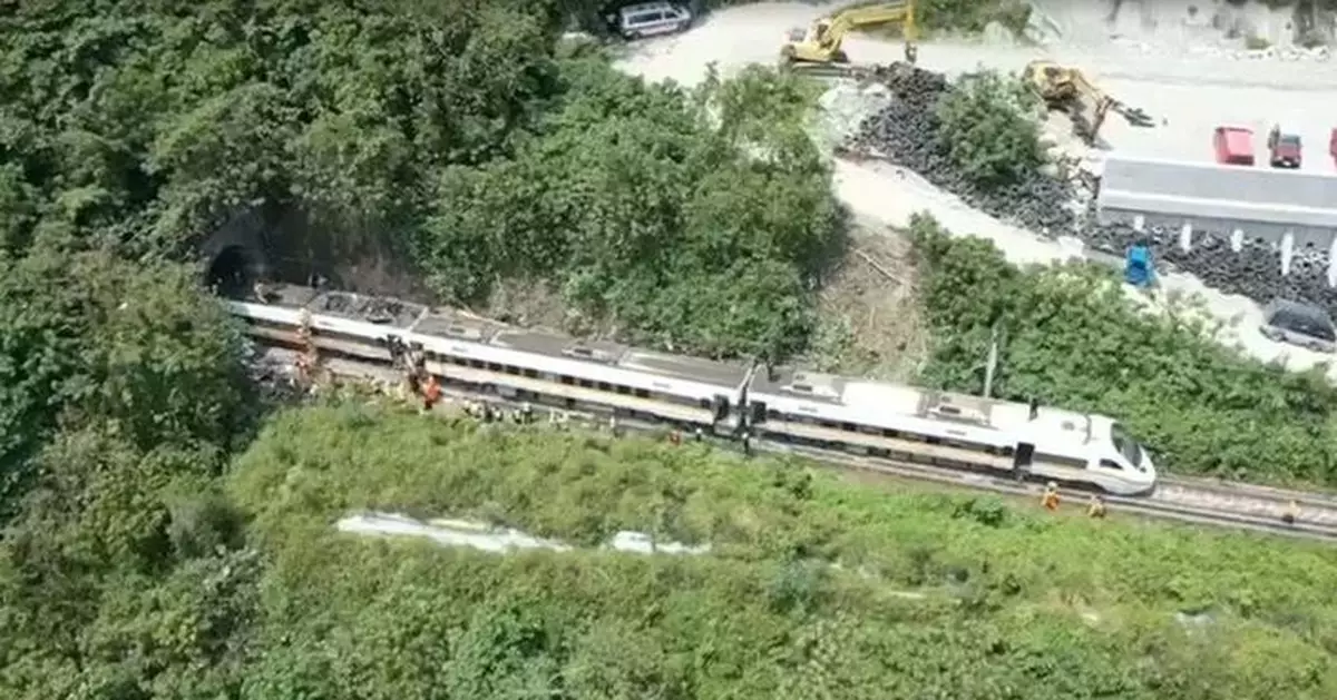 台鐵太魯閣號出軌傷亡慘重  包括司機至少54死及逾150人傷