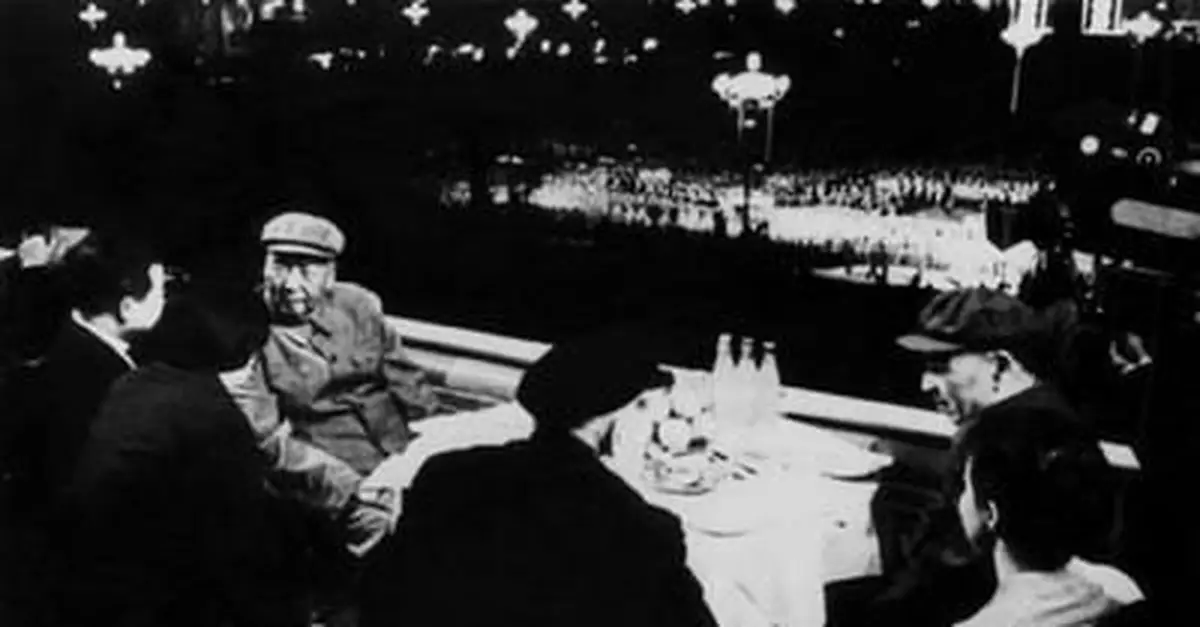 1971年毛澤東林彪共賞煙火 攝影師被一幕震住