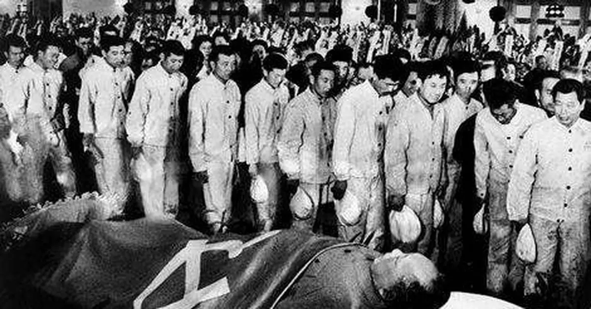 毛澤東生命垂危時在木床上敲了三下 有何玄機？