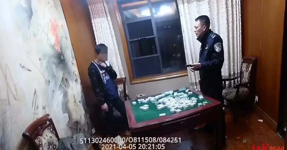 17歲少年刀抵頸動脈逼父親還手機：我們倆只能活一個