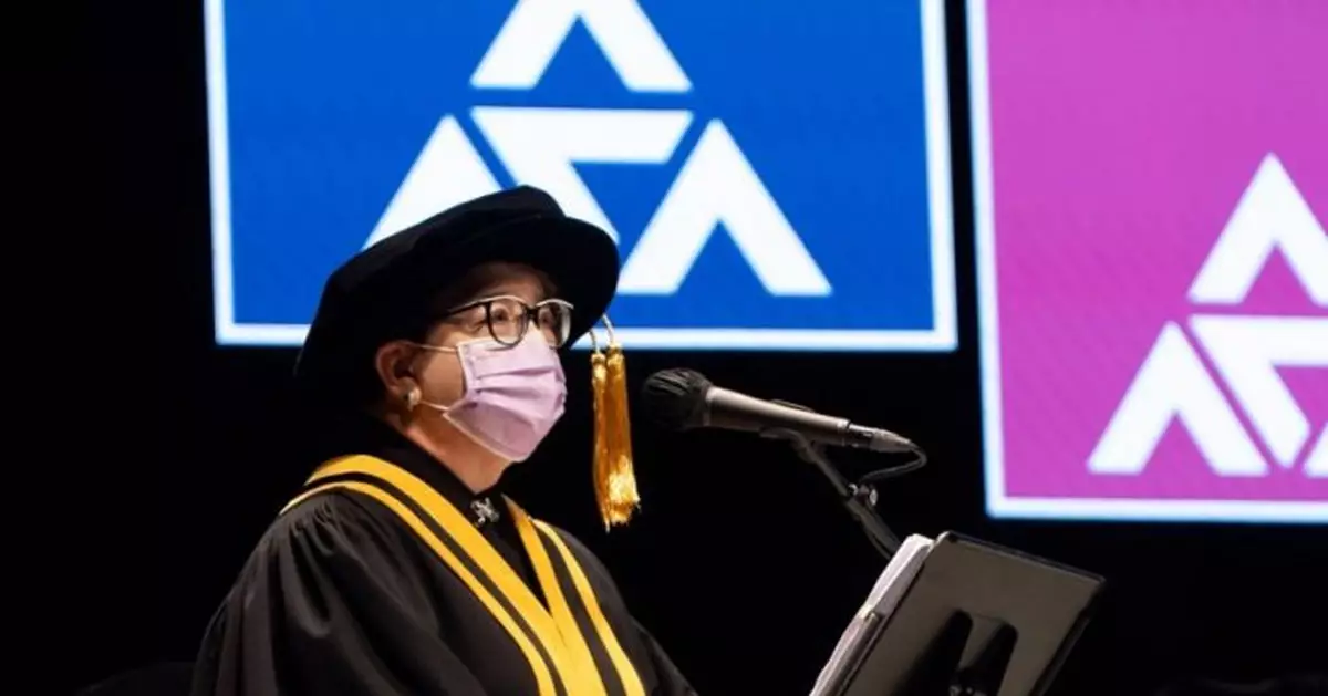 演藝學院今舉行畢業典禮 校長蔡敏志寄語畢業生秉持信念和熱誠