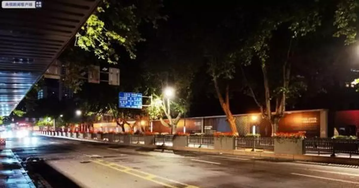 南京警方凌晨通報「男子駕車撞人並持刀捅人」案情