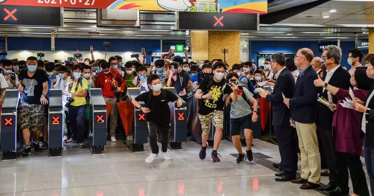 港鐵送10萬張車票賀屯馬綫全線通車 7月登記