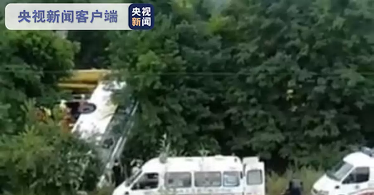 甘肅境內發生一起客車側翻事故，已致5人死亡