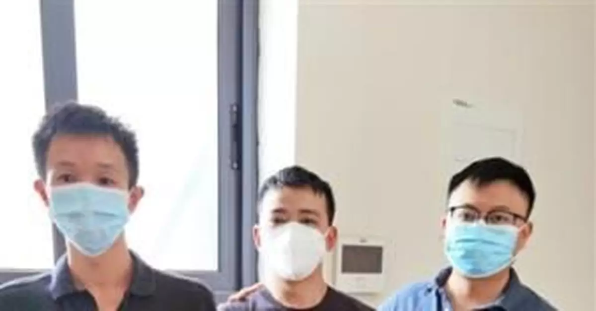 三個男人因疫「同居」：從尬聊，到一起做飯打遊戲