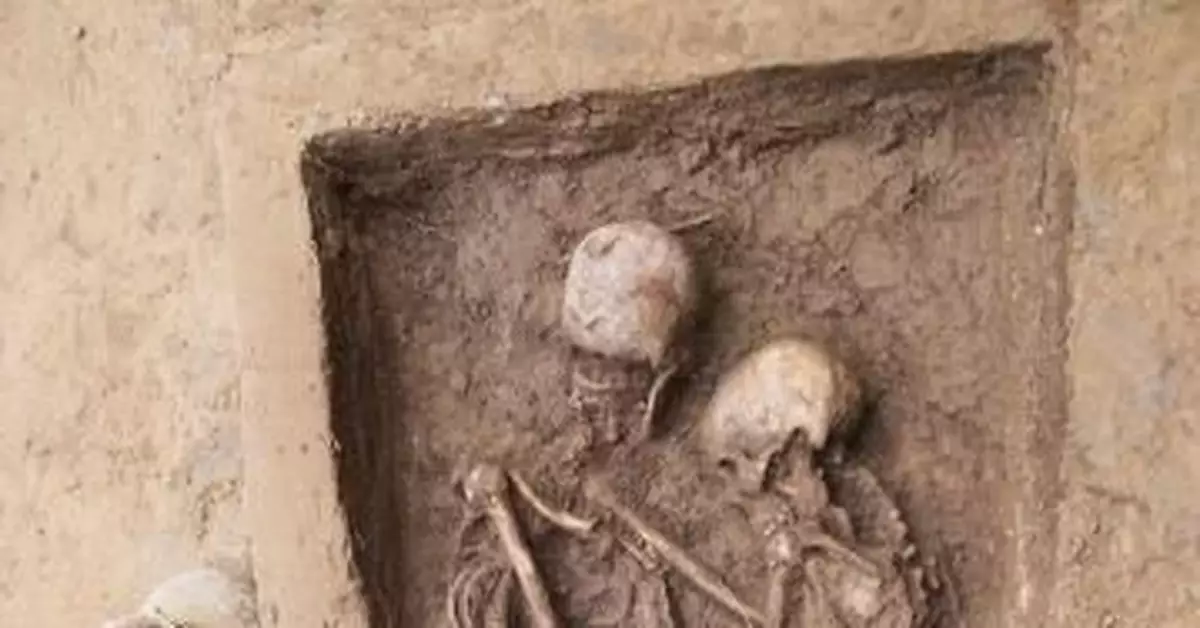 考古學家發現北魏時期最完整的「擁抱葬」