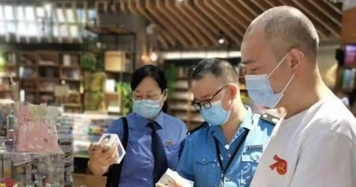 「掃黃打非」部門暑期查繳少兒類非法出版物52.3萬件